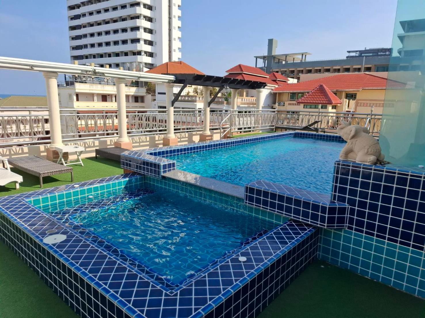 Whitehouse Condotel Pattaya Exteriér fotografie
