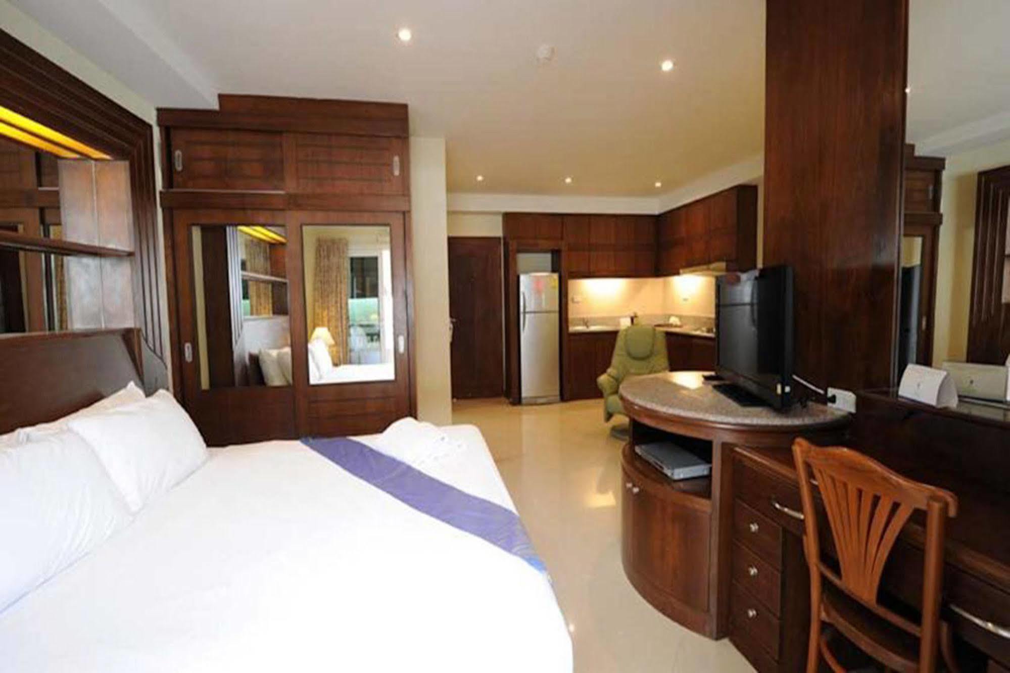 Whitehouse Condotel Pattaya Exteriér fotografie