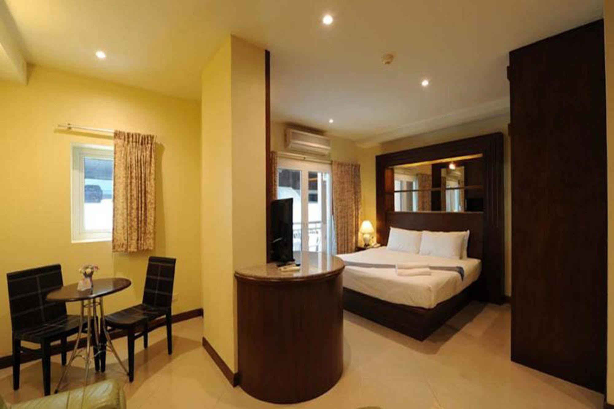 Whitehouse Condotel Pattaya Exteriér fotografie